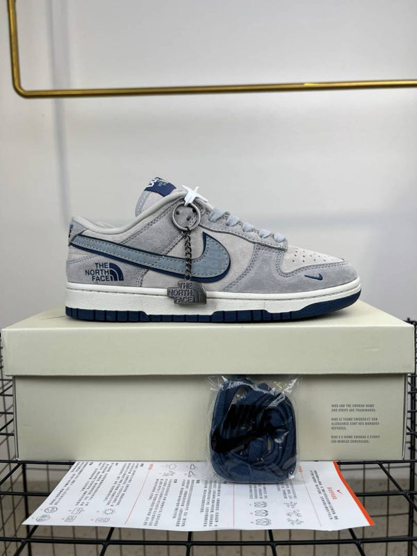 Dunk low X North face Reflective