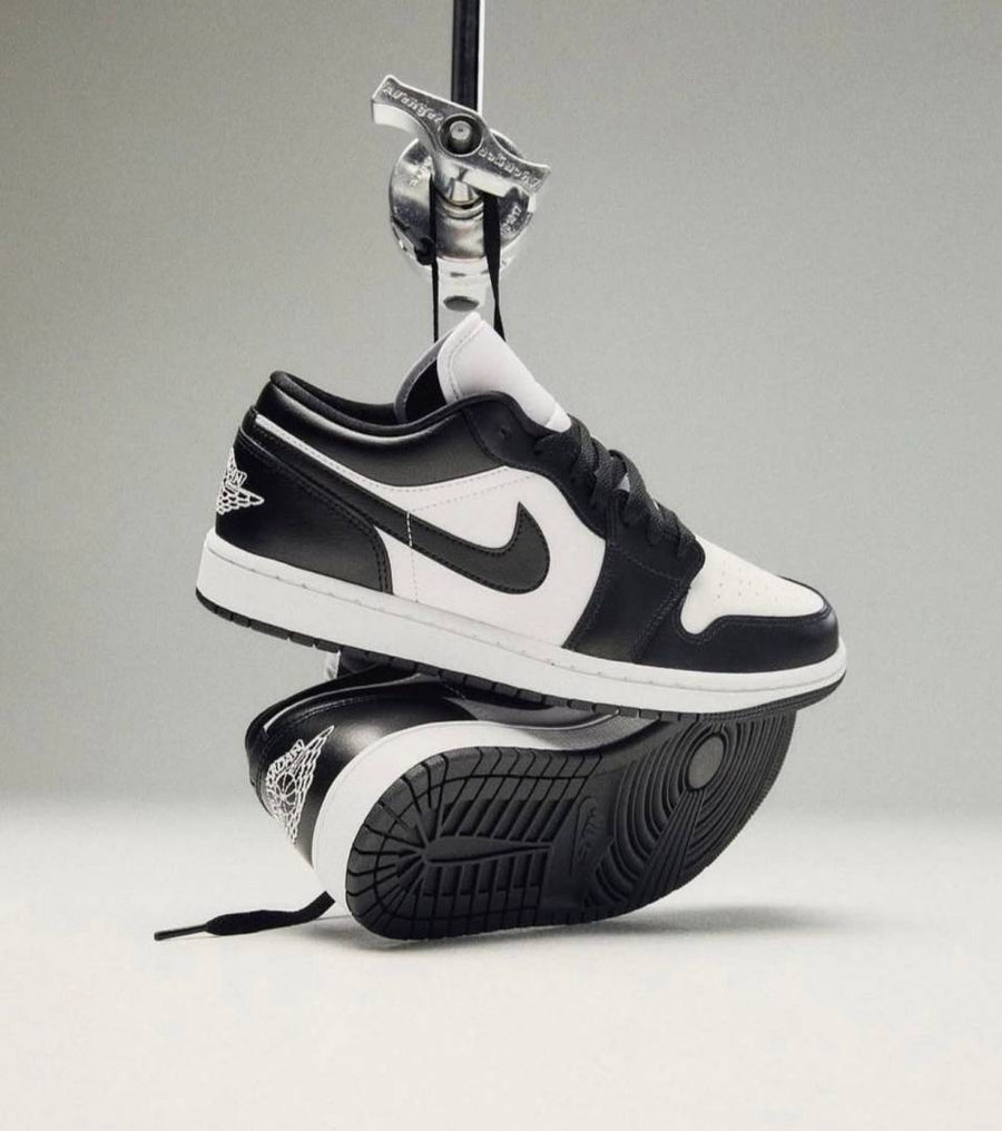 Nike AIR JORDAN 1 LOW PANDA SUEDE