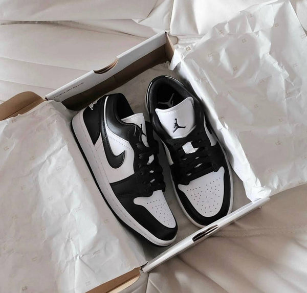 Nike AIR JORDAN 1 LOW PANDA SUEDE