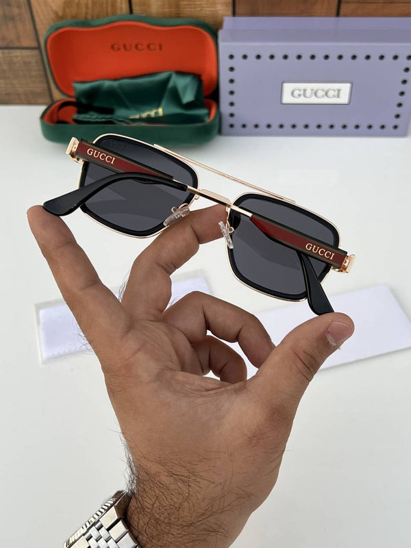 Gucci_617_gold_black