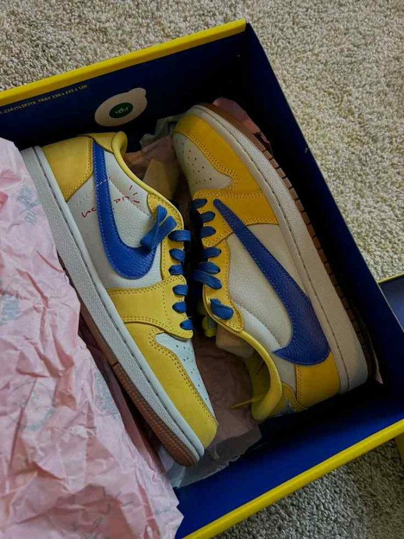 Nike Air jordan retro low x travis scott canary