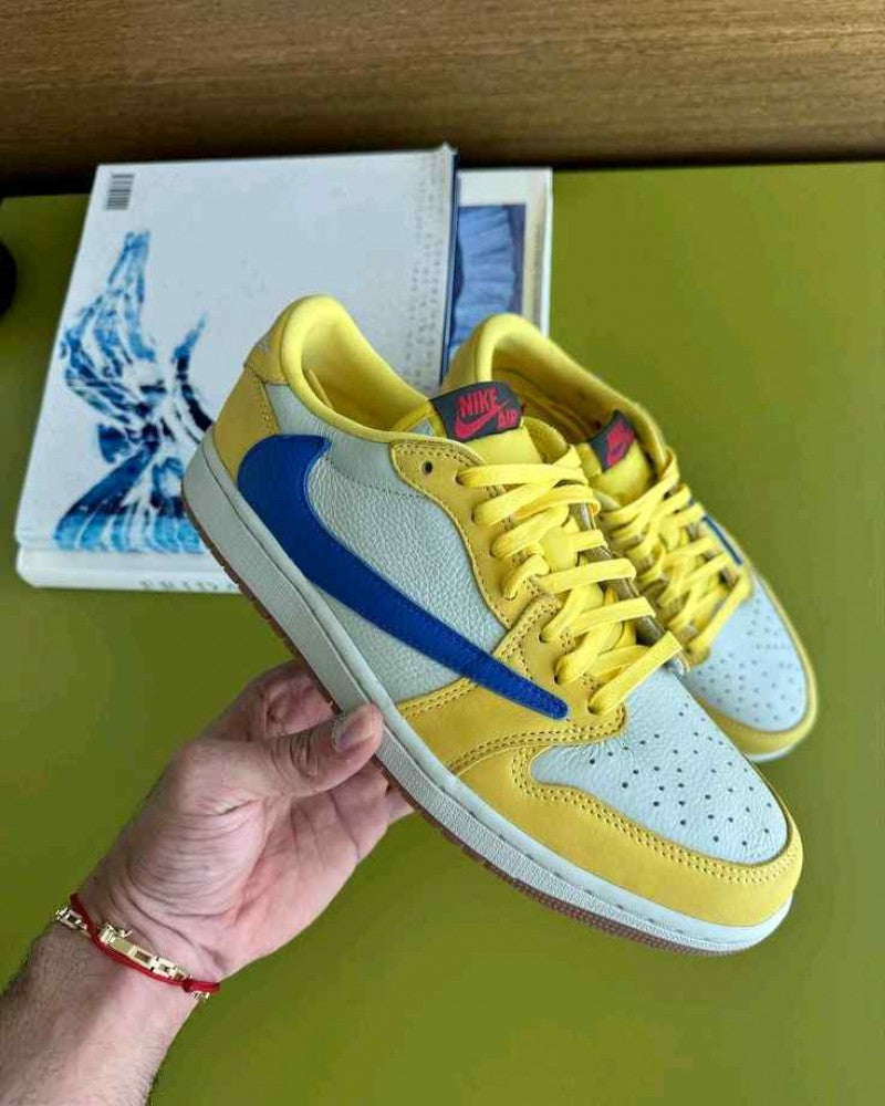 Nike Air jordan retro low x travis scott canary