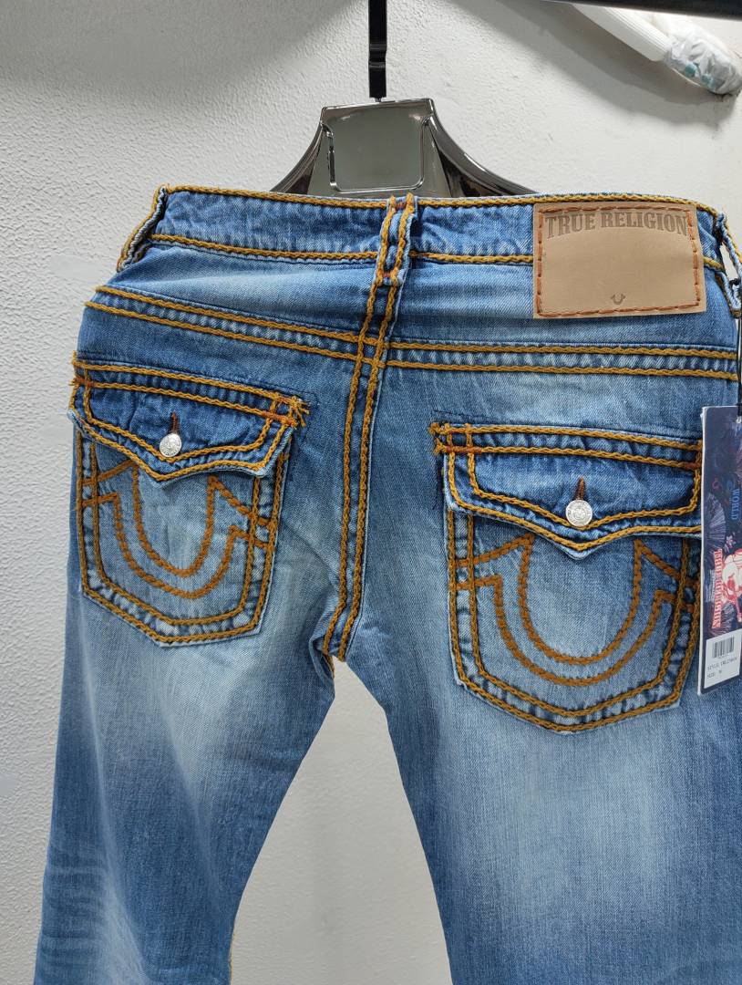 TRUE RELIGION IMPORTED STORE ARTICLE JEANS