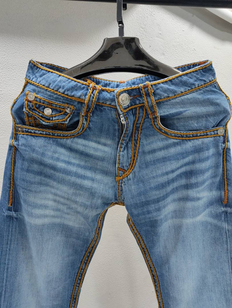 TRUE RELIGION IMPORTED STORE ARTICLE JEANS