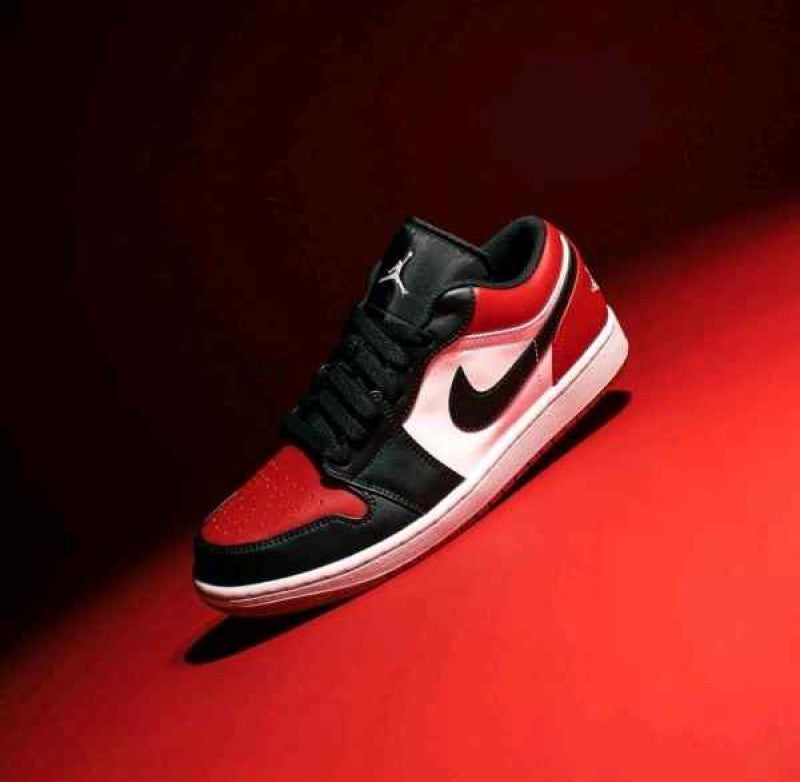 Nike Air Jordan 1 Low Bred Toe Semi UA