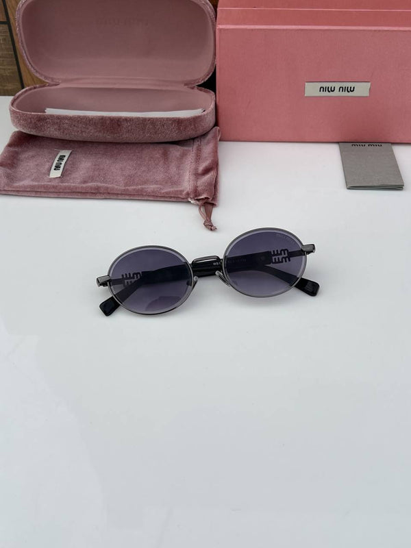 Miu_miu_1423_black_shaded