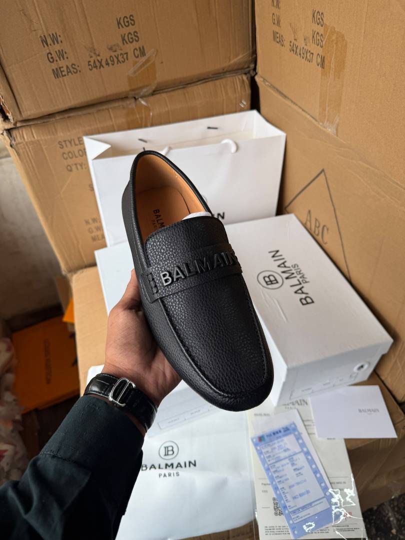 BALMAII N LEATHER LOAFERS Black
