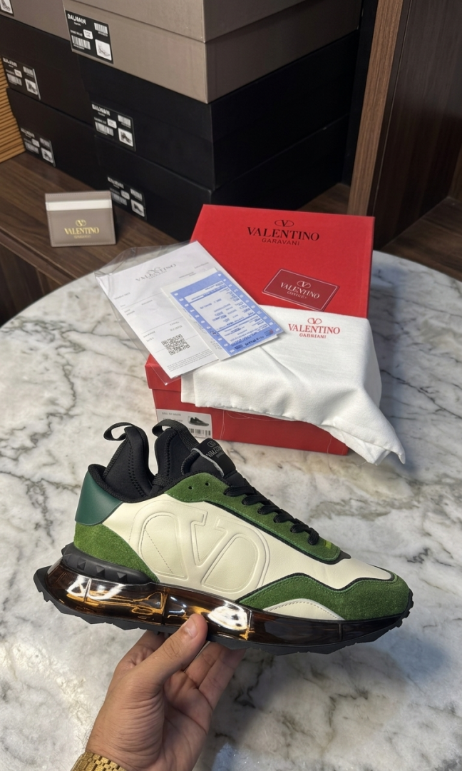 Valentino GARAVANI GREEN SUEDE METALLIC GOLD style idea