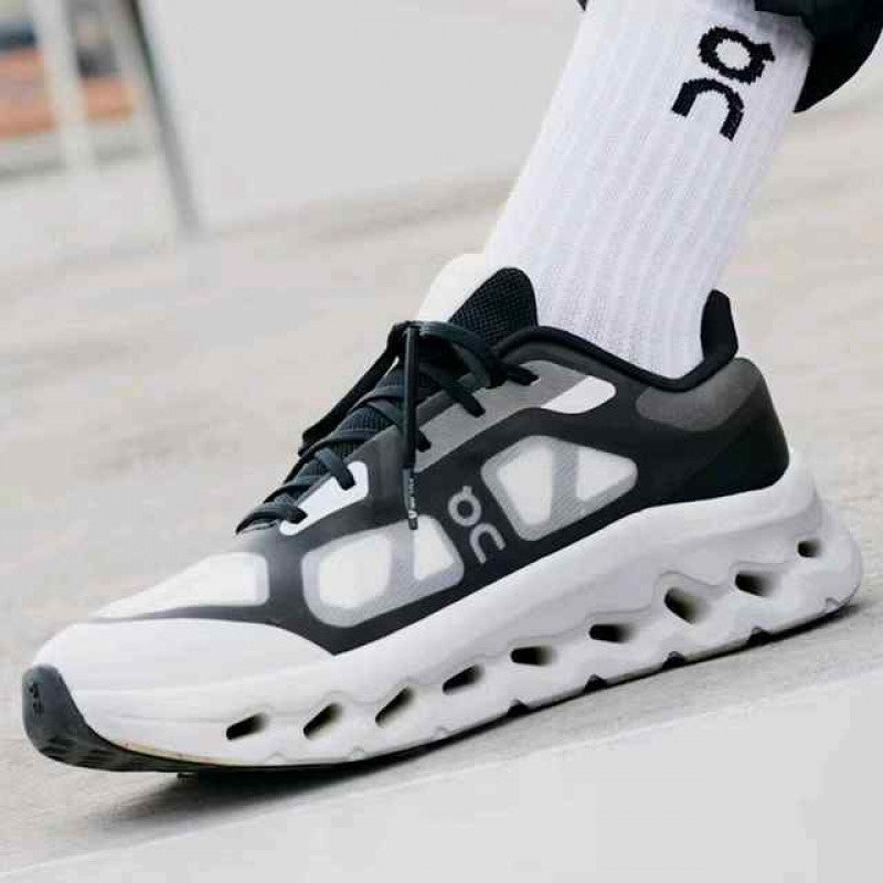 On Cloud tilt Running Remix Black Ivory