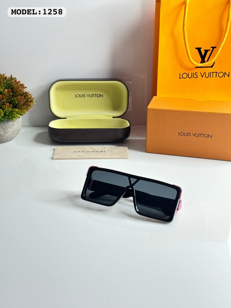 Louis Vuitton_1258_Black