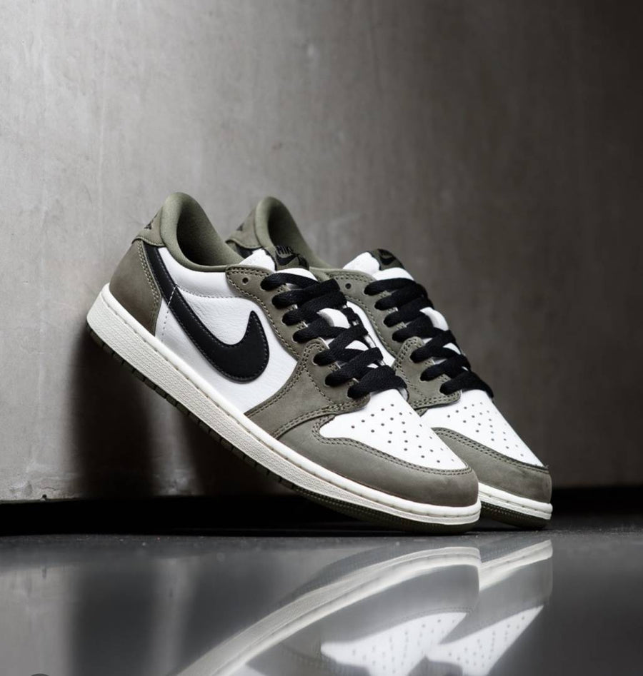Nike AIR JORDAN 1 LOW OG MEDIUM OLIVE