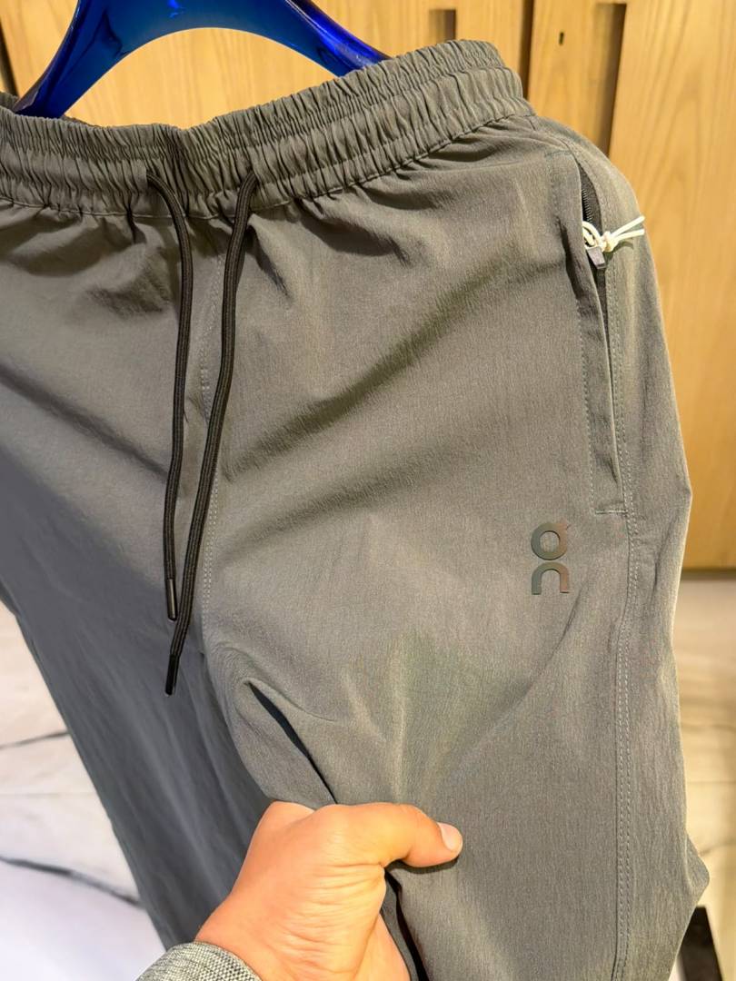 On Cloud IMPORTED STORE ARTICLE TRACK PANT