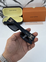 Louis Vuitton_5513_black
