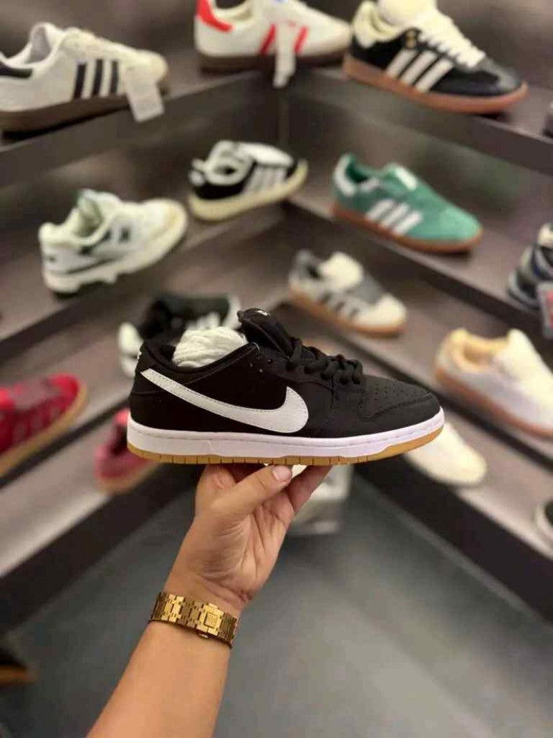 Nike SB Dunk Low Pro Black Gum