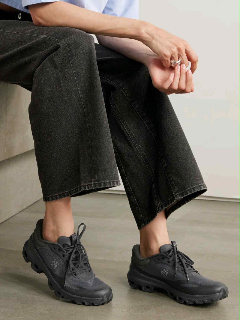 On Running x Loewe Cloudventure 2 Black Grey 2446