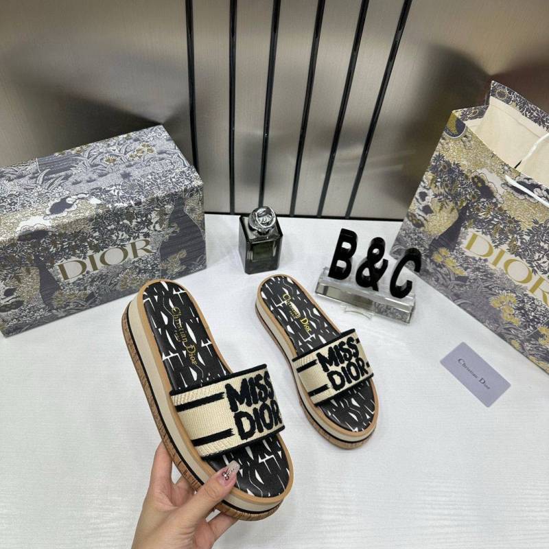 Dior on Sale Riverara Miss Diyorr Pump Black-White With Original Box & CarryBag