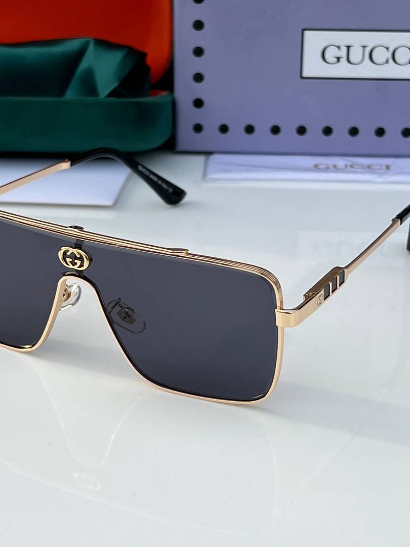 Gucci_2514_gold_black