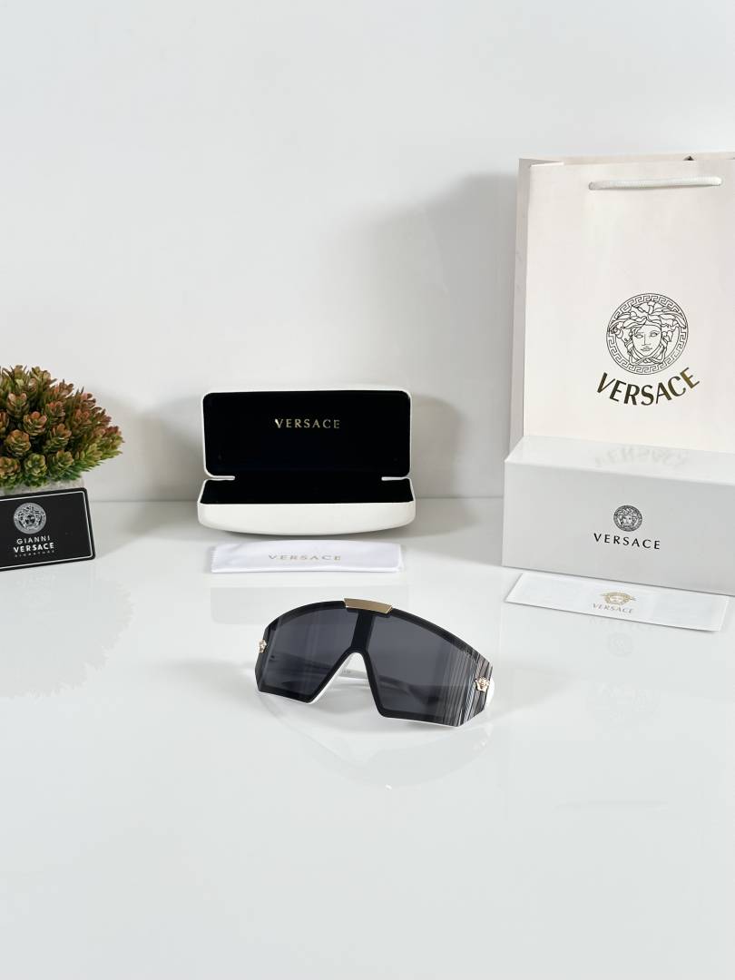 Versace 134 White Black