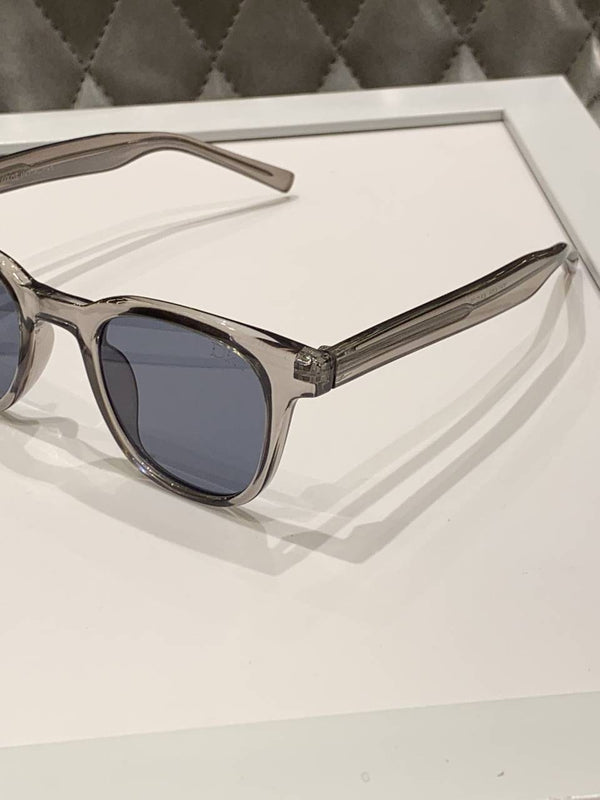 Dior_146_grey