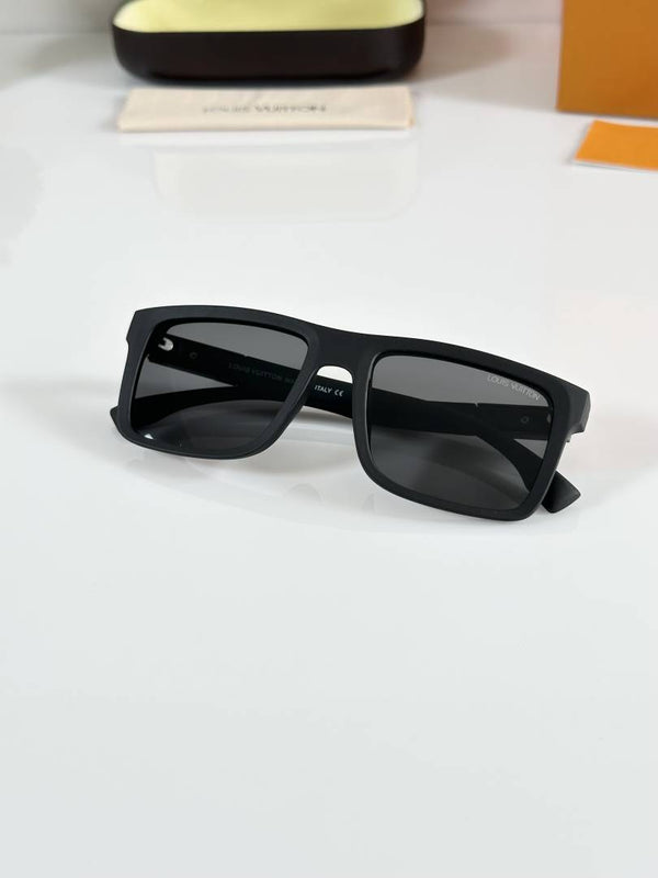 Louis Vuitton_4577_Mate_Black