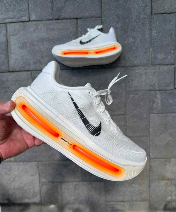 Nike_Vomero_Premiume_826