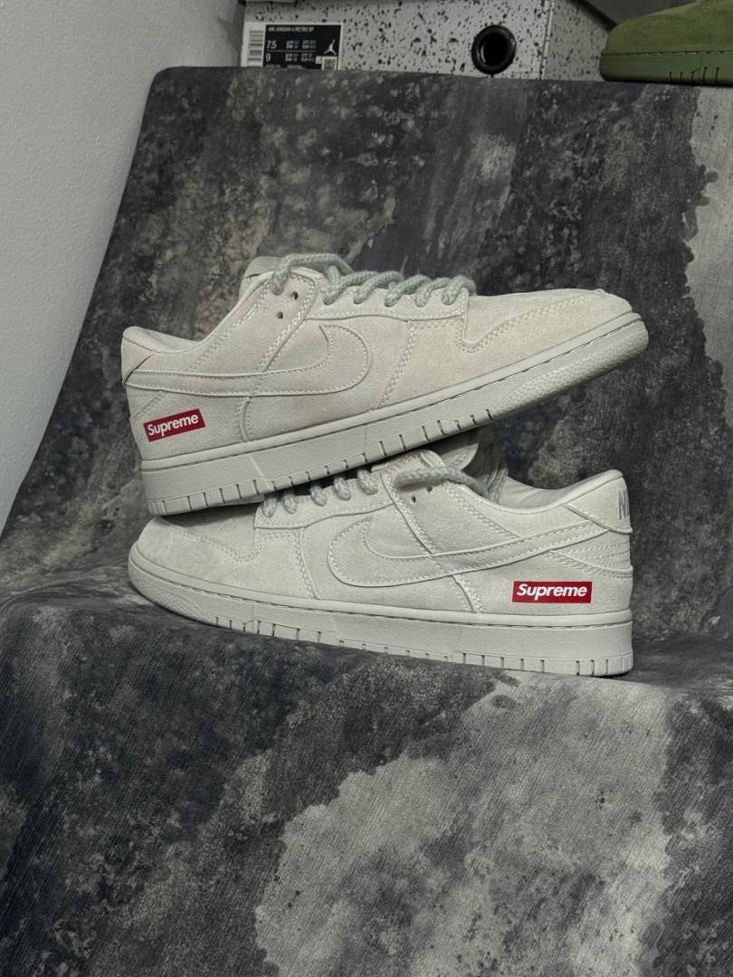 Sb Dunk Low Pro Supreme Light Beige 677