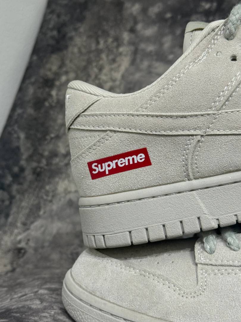 Sb Dunk Low Pro Supreme Light Beige 677