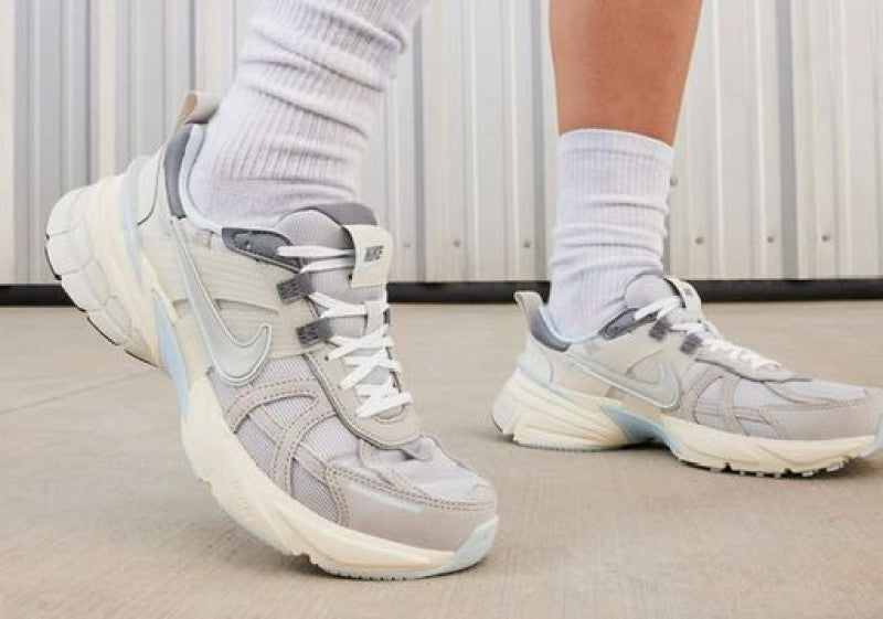Nike V2K LIGHT BONE METALLIC PLATINUM WOMEN