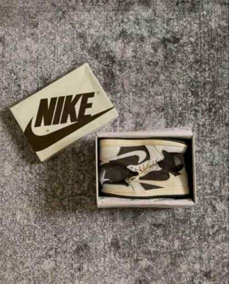 Nike Air Jordan 1 Low Travis Scott Reverse Mocha