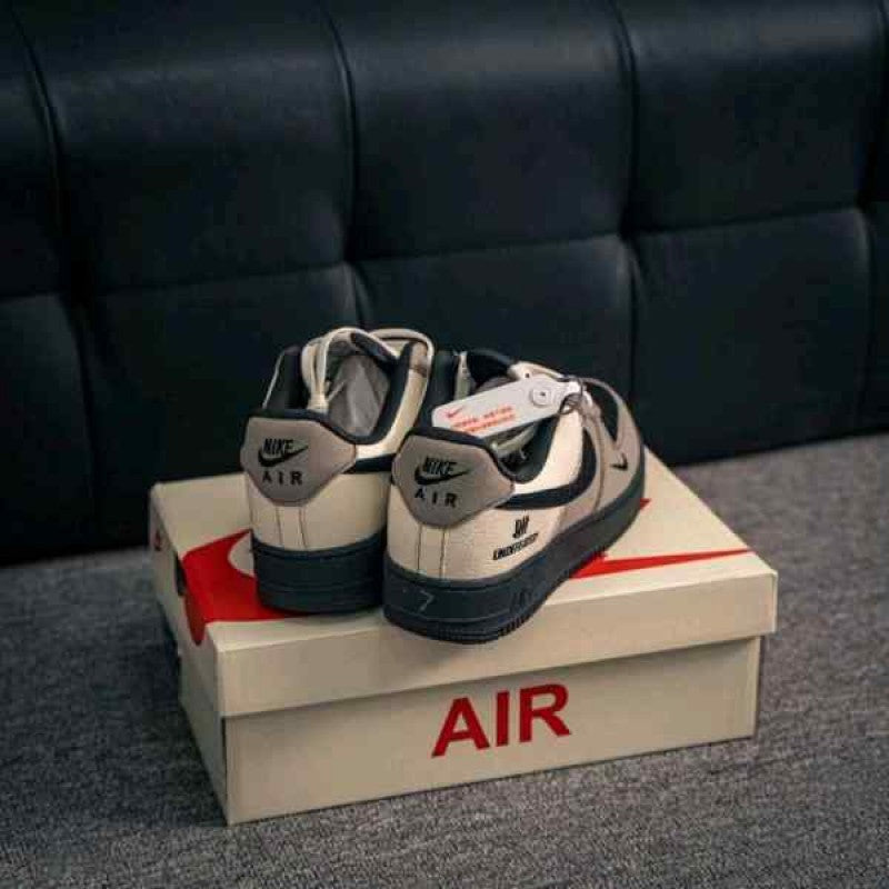 Nike Air Force 1 07 Undefeated