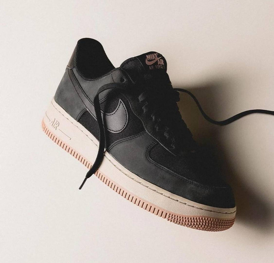 Nike Airforce 1 07 LX black red stardust