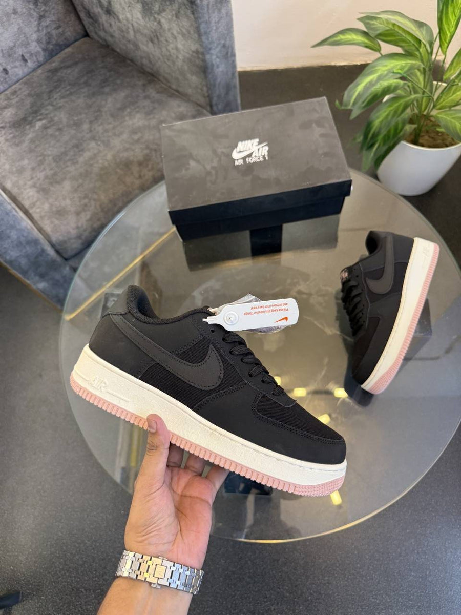 Nike Airforce 1 07 LX black red stardust