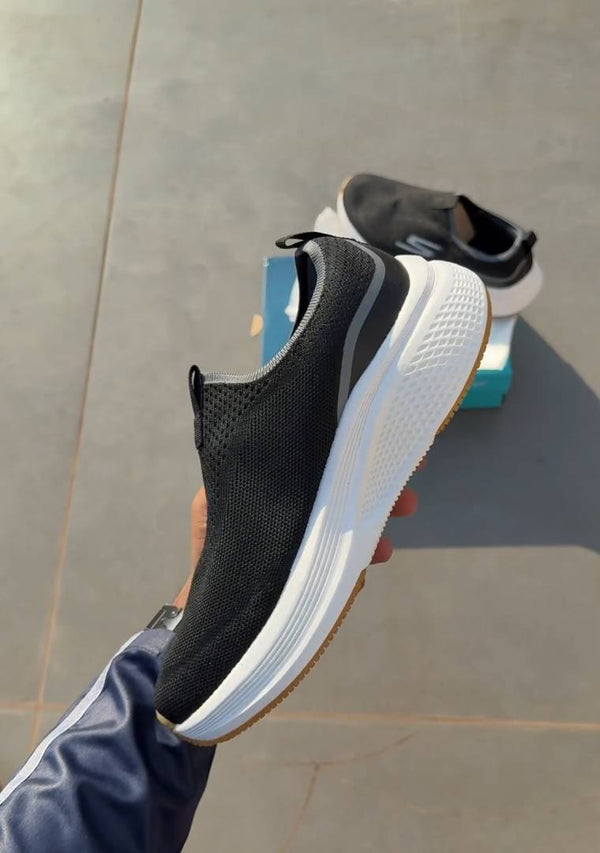 Skechers Mens Go Run Elevate 2.0 Sneaker