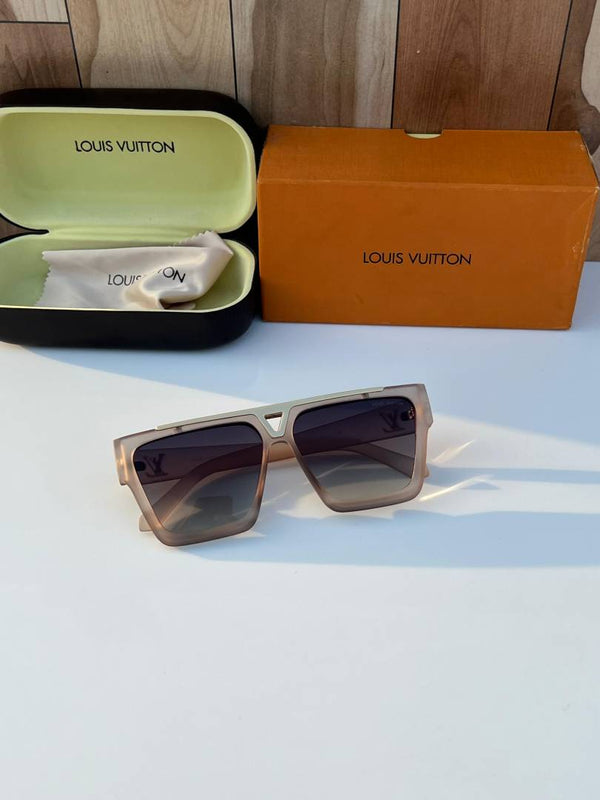 Louis Vuitton_1502_grey_shaded