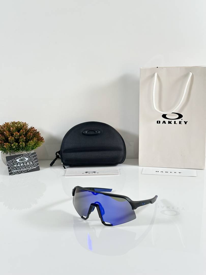 Oak S3 Black Blue Revo