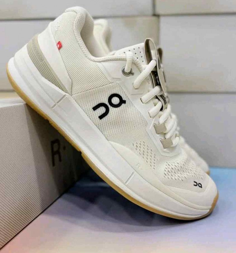 On Cloud The Roger Pro x BEAMS Beige Ivory