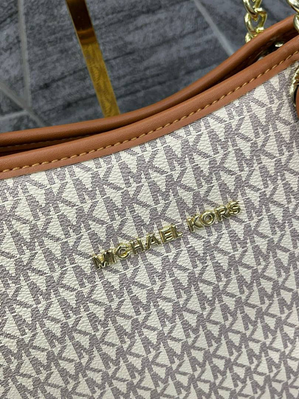 Michael Kors_Chain_Tote_With_DustCover