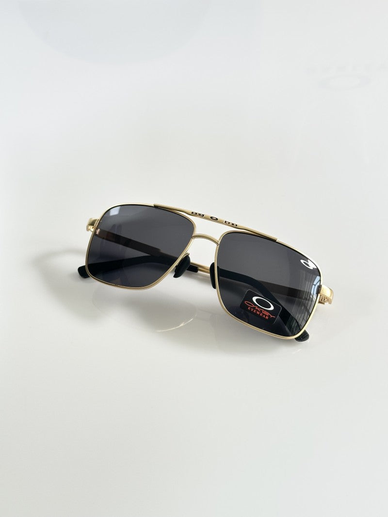 Oakley_8922_Gold_Black