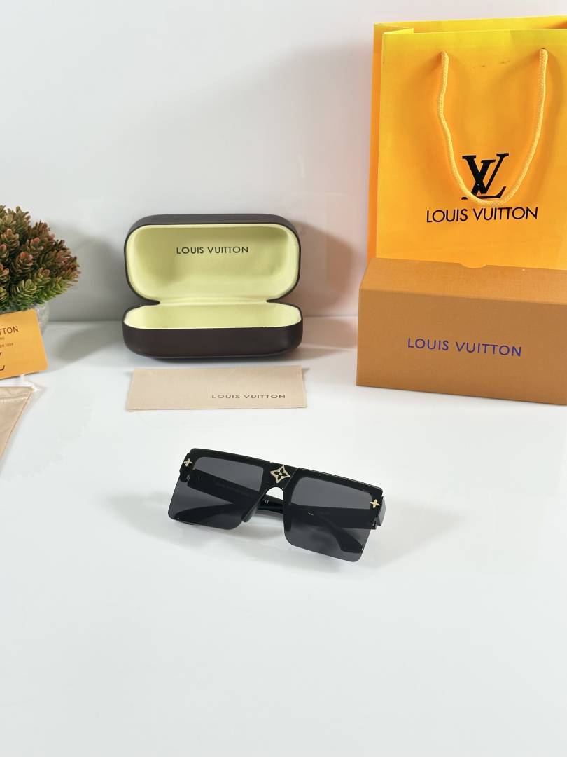 Louis Vuitton_3371_Black