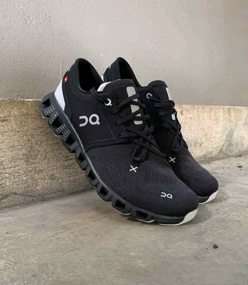ON Cloud X 3 Running Trainers All Black