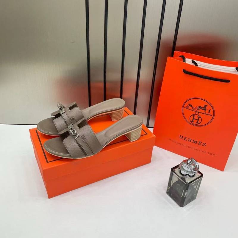 Hermes Oran Khakhi Pump For Her With Original Box And Carry Bag