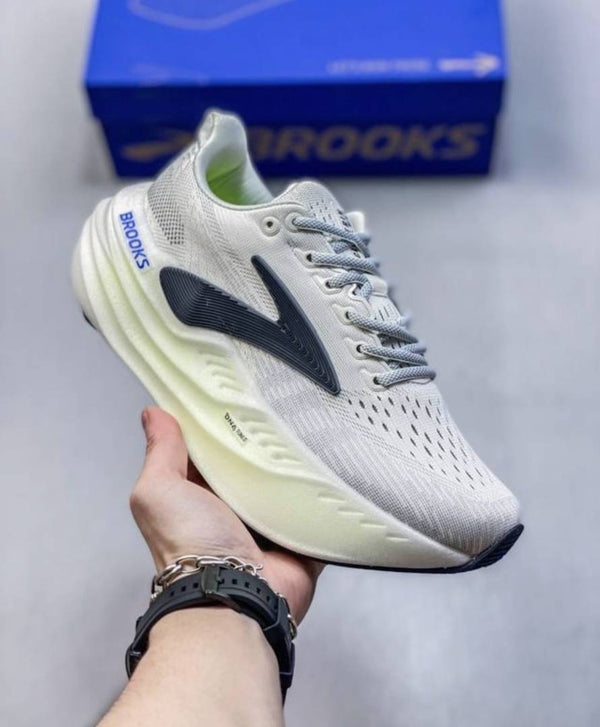 Brooks Glceerin Max Running Green sole