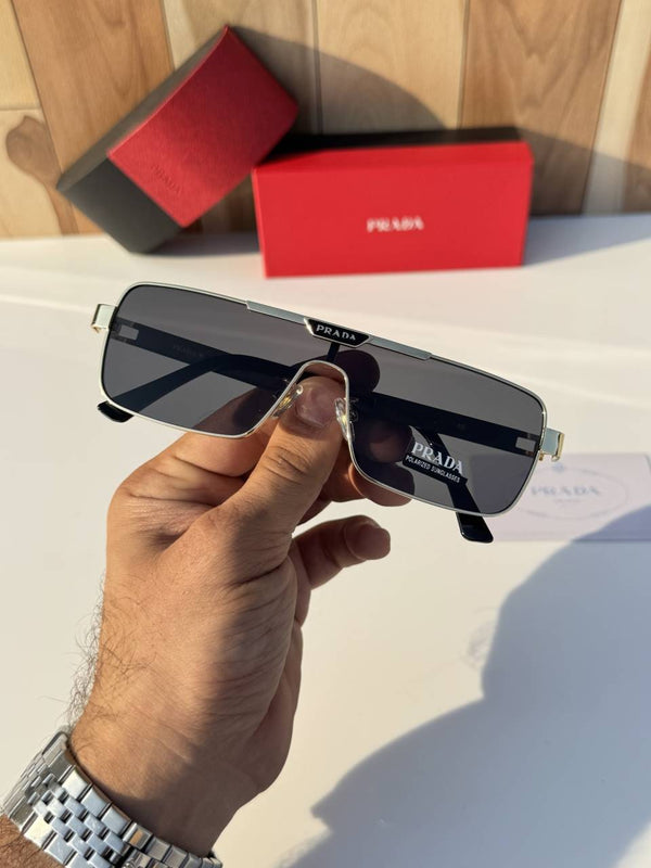 Prada 22028 gold black