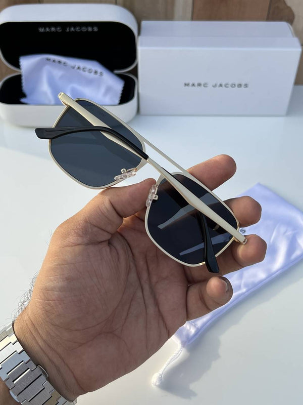 Marc_jacobs_515_gold_black