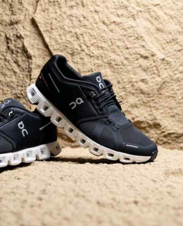 On Running Cloud 5 Black White 951