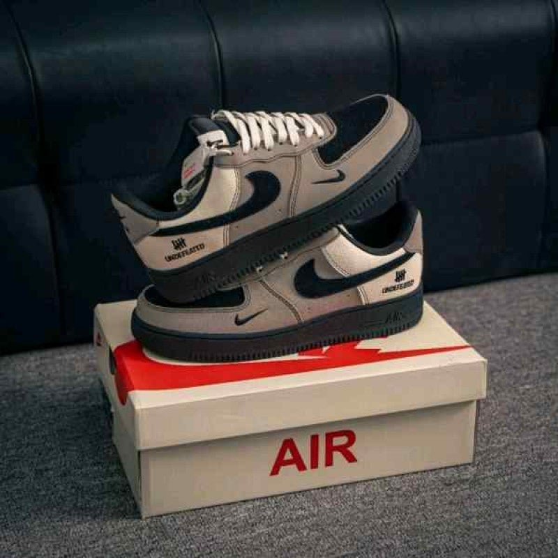 Nike Air Force 1 07 Undefeated women