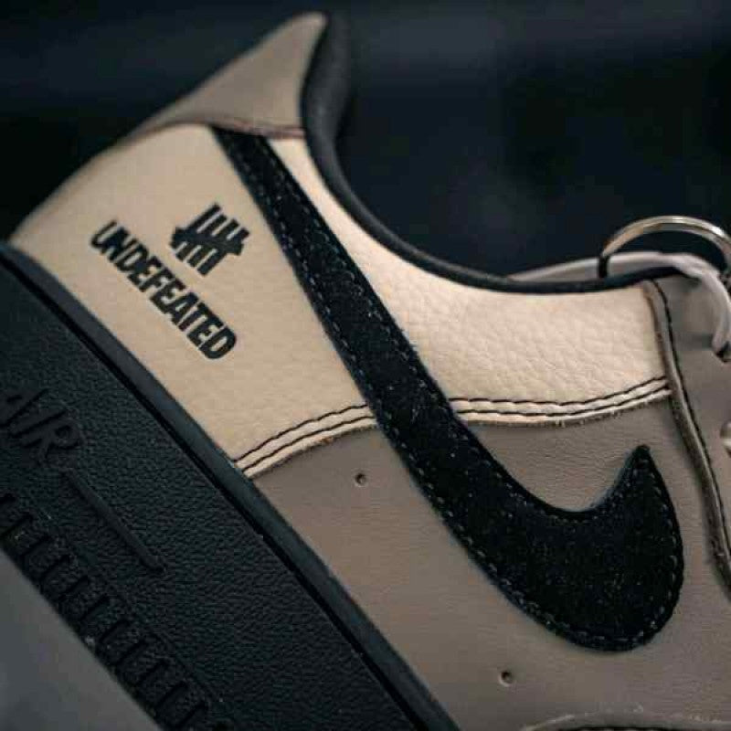 Nike Air Force 1 07 Undefeated women