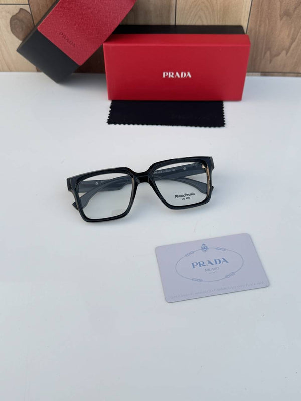 Prada_16_black_plano