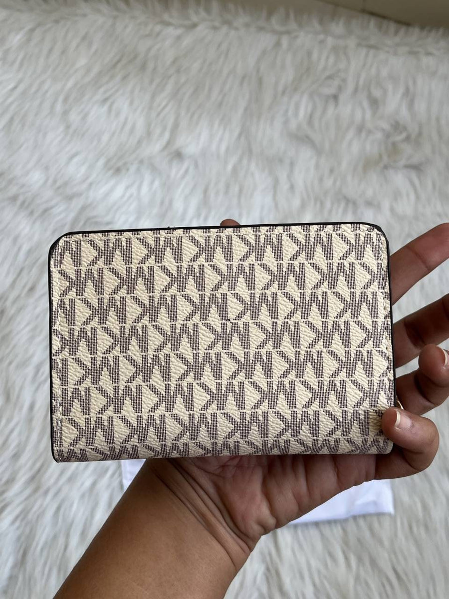 Michael Kors_117_Flap_Wallet_With_OriginalBox_DustCover_Premium