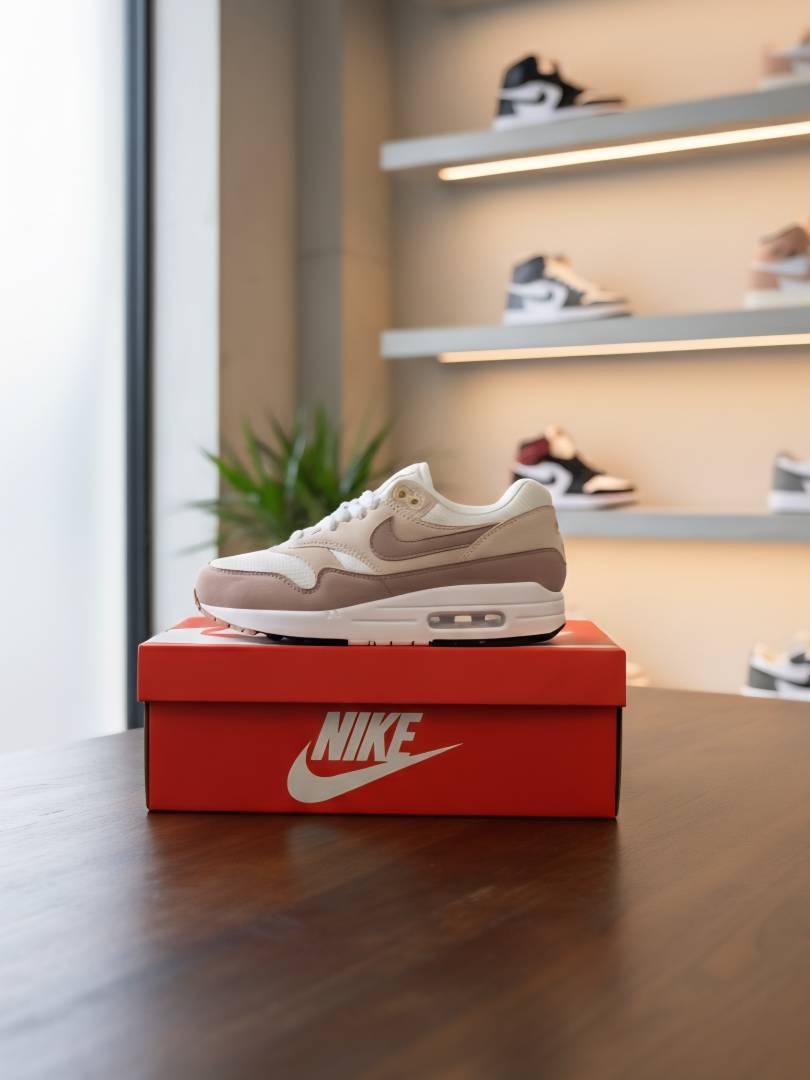 Nike AIRMAX 1 SMOKEY MAUVE WOMENS